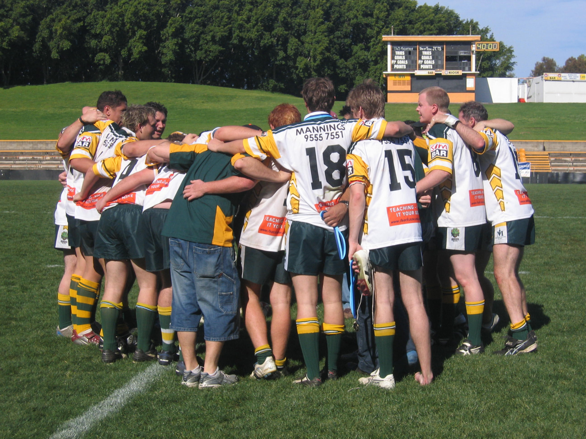 The huddle — 2006 Grand Final